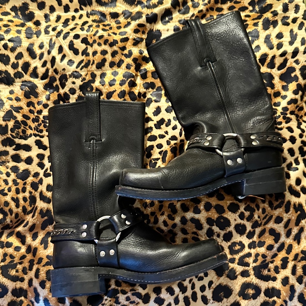 Motorcycle boots